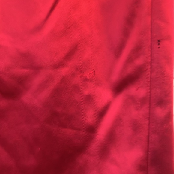 Bebe Red Satin Skirt
Size 4 - Picture 6 of 8